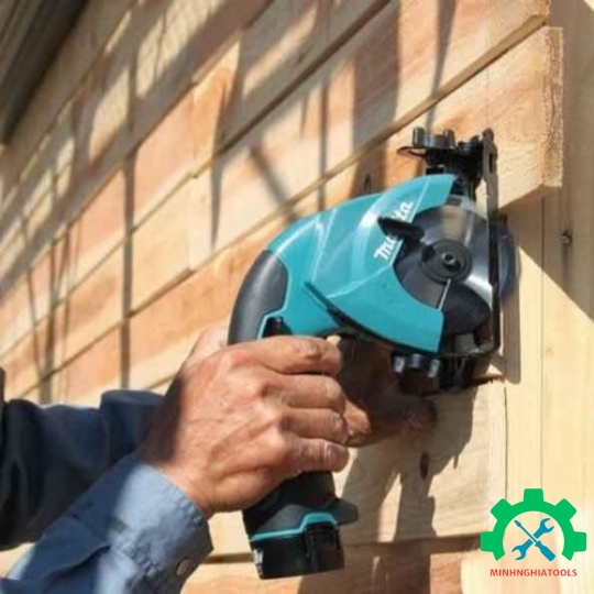 Máy cưa đĩa chạy pin Makita HS300DZ (Chưa kèm Pin & Sạc) 