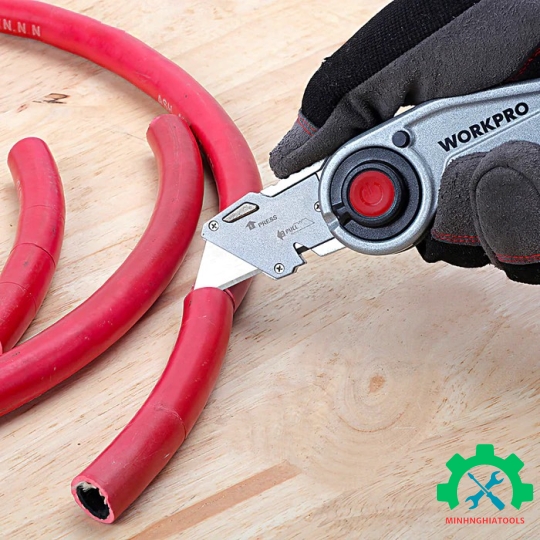 Dao tiện ích có lưỡi cắt gấp gọn, cán cầm bẳng nhựa, mở nhanh Workpro -WP211009 