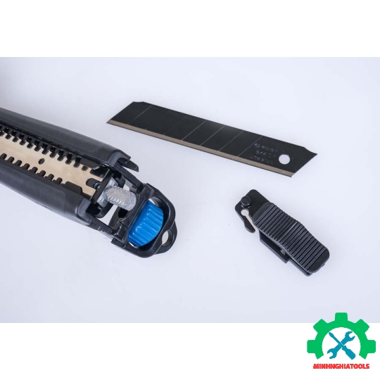 Dao rọc giấy Kingtony 7977-07 và hộp lưỡi dao đen 10 chi tiết 7977-07P02