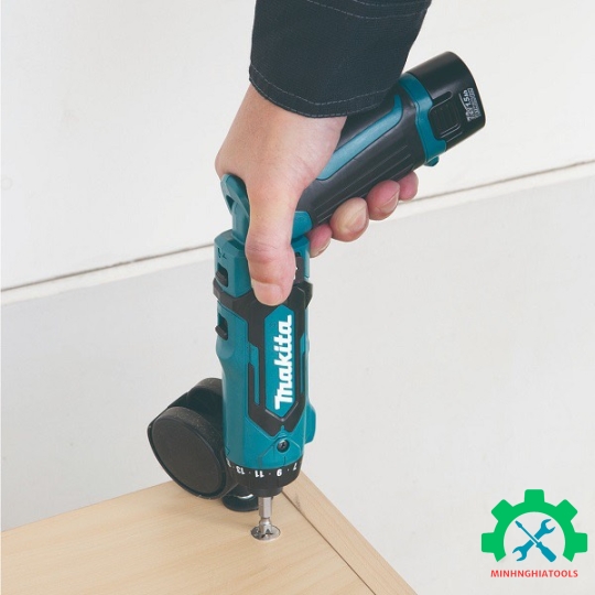 Máy vặn vít dùng pin Makita DF012DSE 