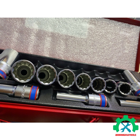 Bộ tuýp dài 1/2 có 16 chi tiết (10-32mm) Kingtony 4216MR loại 12 cạnh 
