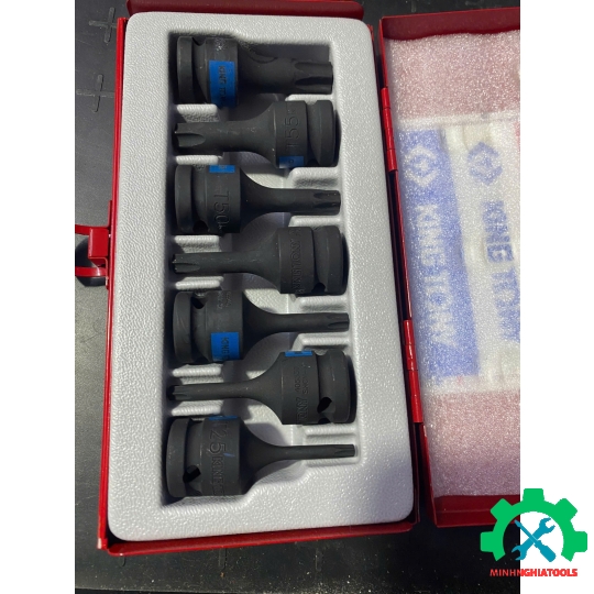 Bộ tuýp đen mũi sao 1/2" 7 chi tiết Kingtony 4417PP 